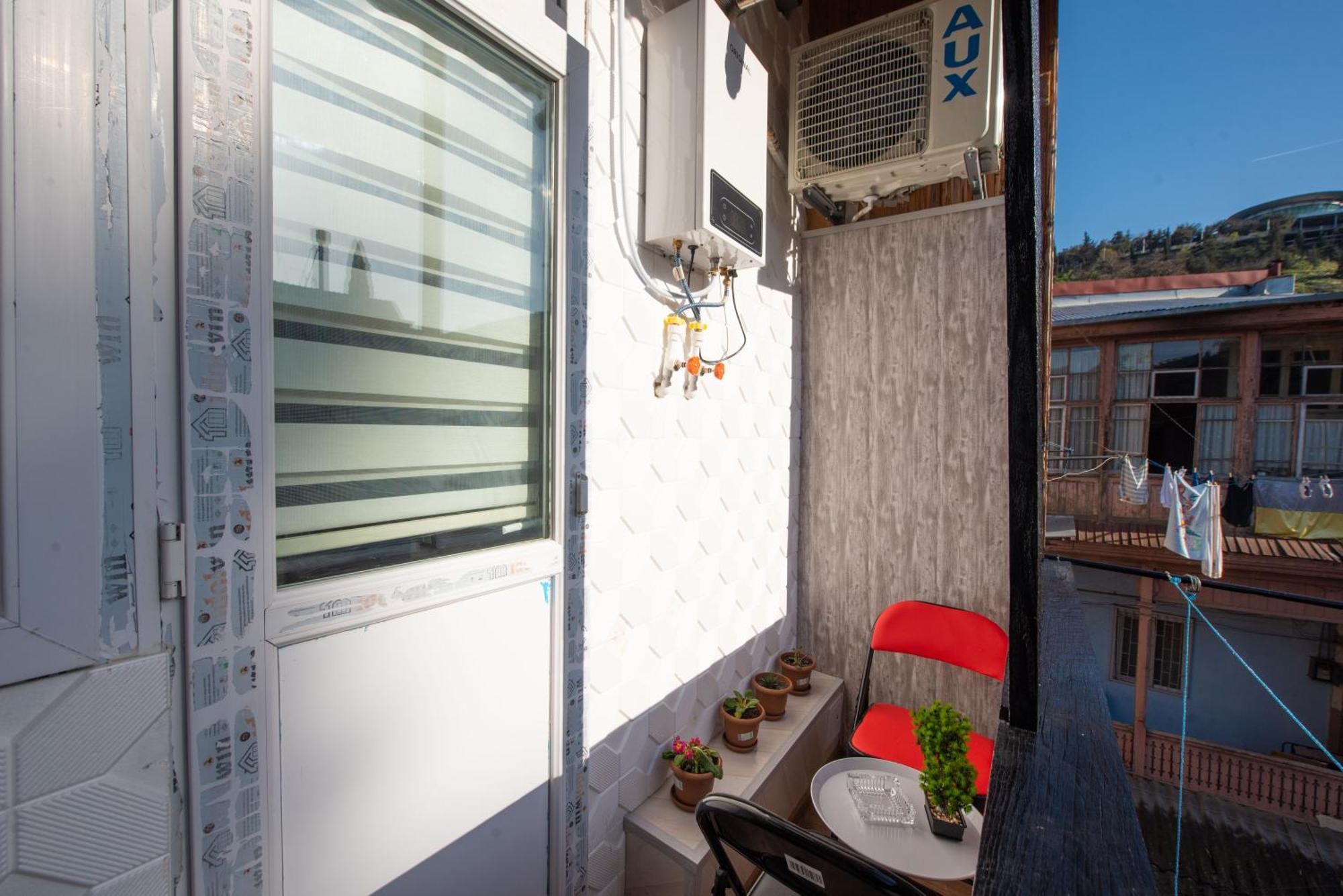 Apartment In Old Tbilisi Exterior photo